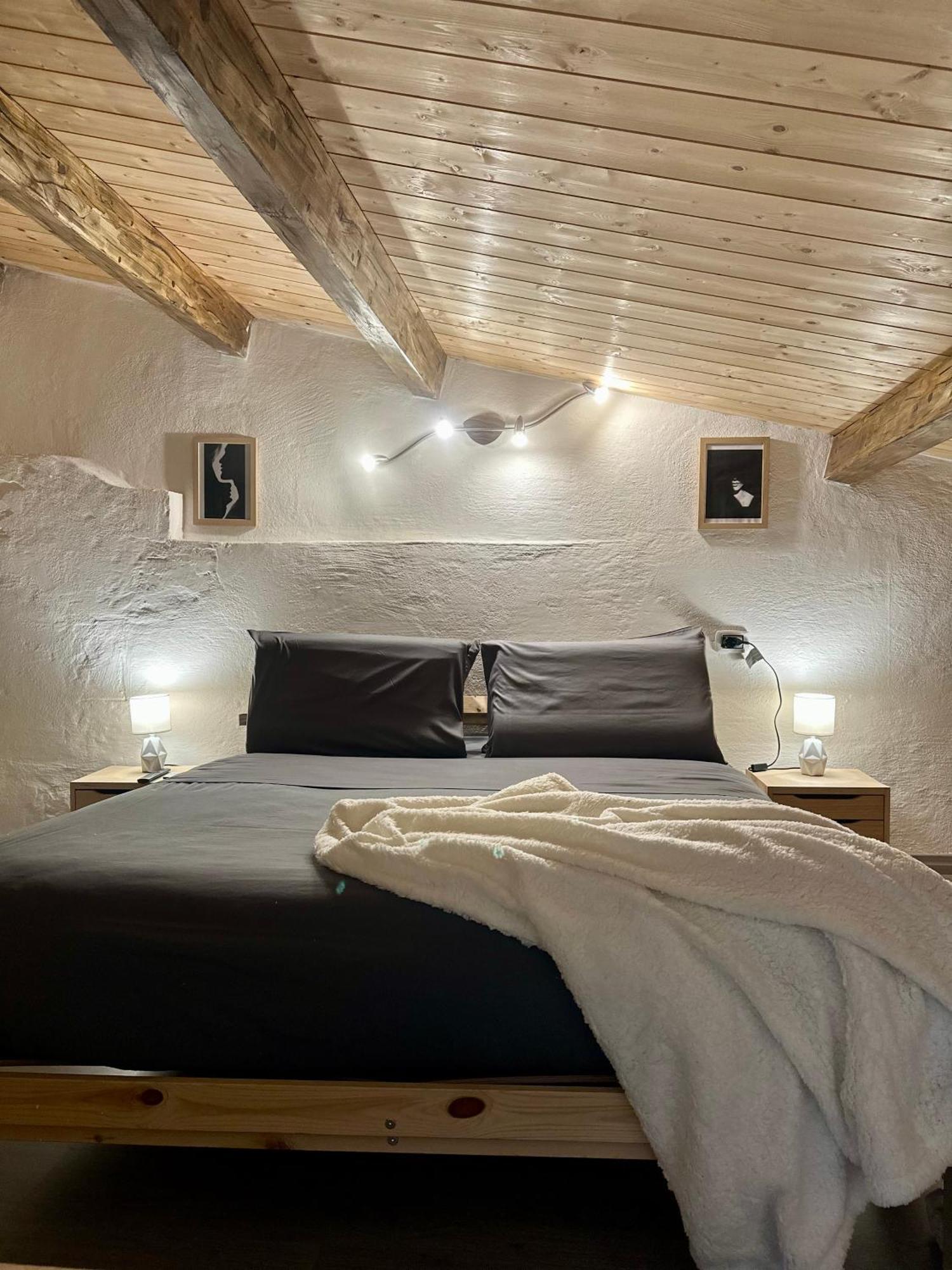 SASSARI-CENTRO Elegante Appartamento con WiFi e Netflix Esterno foto