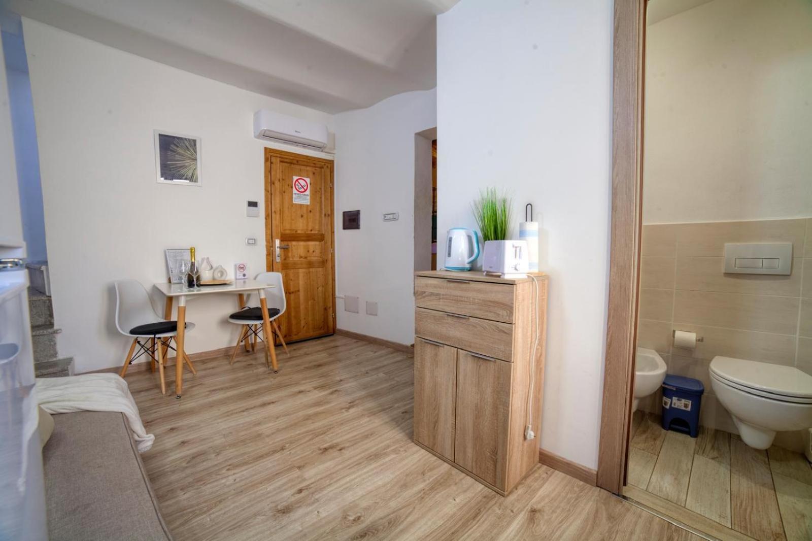 SASSARI-CENTRO Elegante Appartamento con WiFi e Netflix Esterno foto