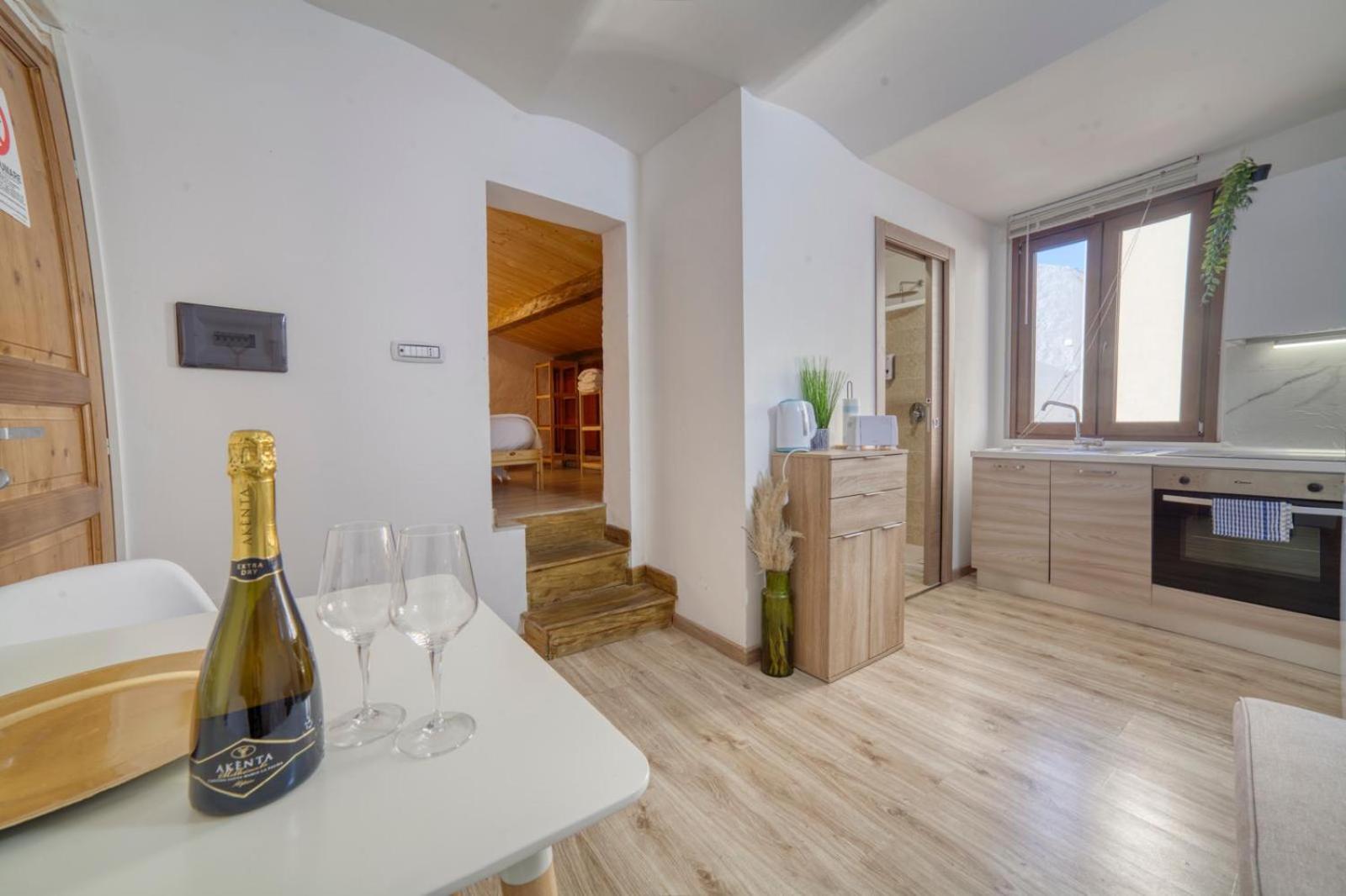 SASSARI-CENTRO Elegante Appartamento con WiFi e Netflix Esterno foto